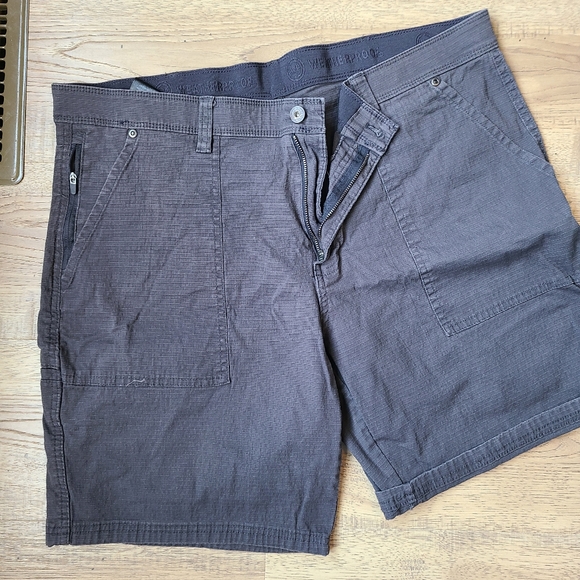 Men's Weatherproof brand shorts Size 38 - Picture 1 of 8
